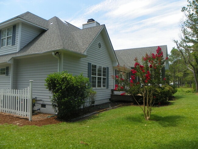 Building Photo - 106 Sound View Dr