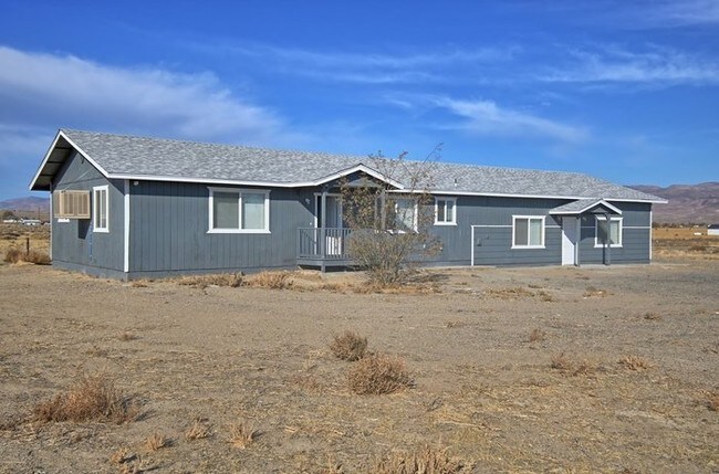 Foto del edificio - Large home in Silver Springs on 4 acres