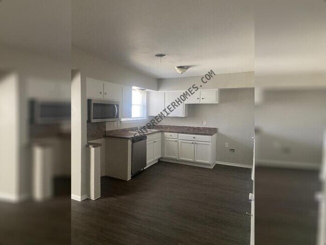 Building Photo - 5015 Dupont Dr