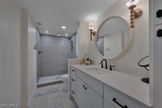 Building Photo - 154 Cypress Way E