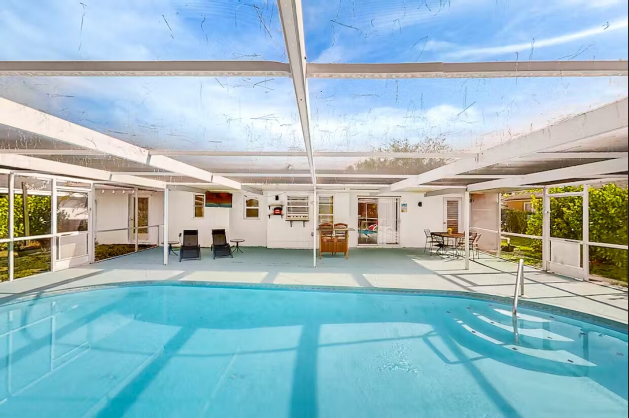 Foto principal - Pet-Friendly Home with Private Pool in Des...