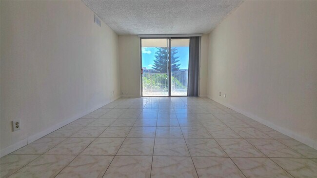 Foto del edificio - 2001 Atlantic Shores Blvd