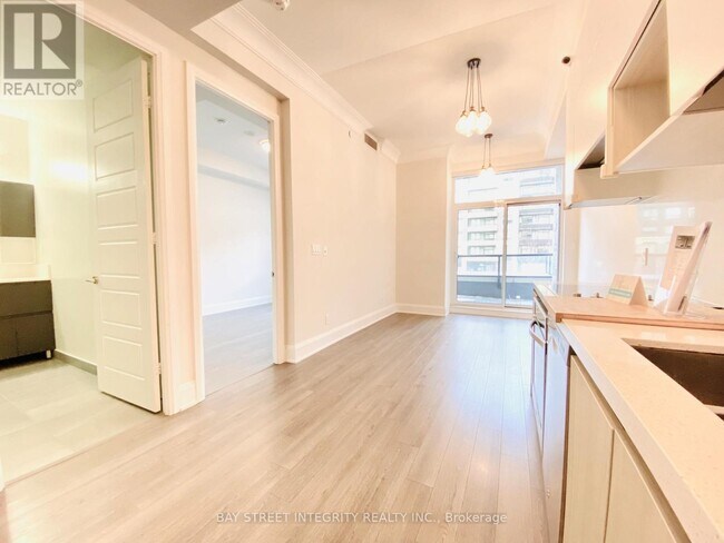 Building Photo - 15 Water Walk Dr