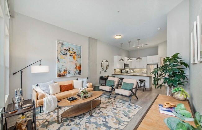 Building Photo - MAA River North