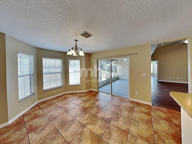 Building Photo - 315 Morningview Dr