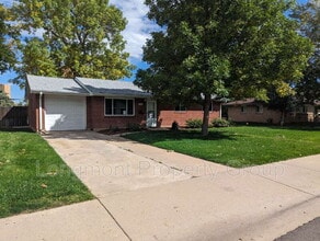 Building Photo - 3205 Moorhead Ave