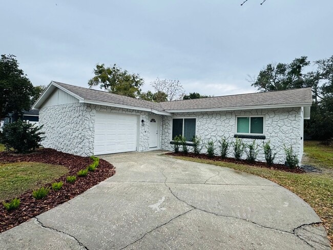 Fully Renovated 3-Bedroom Home with Garage in Orlando - Fully Renovated 3-Bedroom Home with Garage in Orlando
