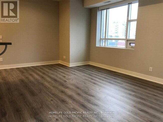Photo du bâtiment - 150 Main St W