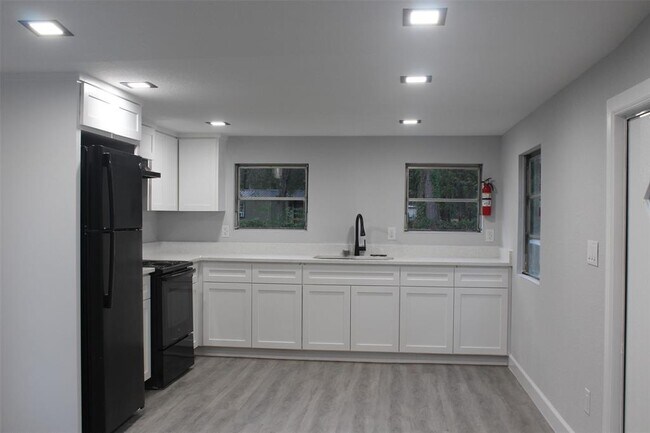 Foto del edificio - 23675 Tejas Dr