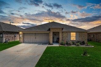 Building Photo - 20363 Green Mountain Dr