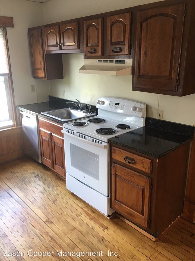 Primary Photo - 22 Cedar St