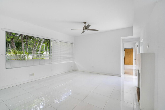 Foto del edificio - 5714 SW 80th St