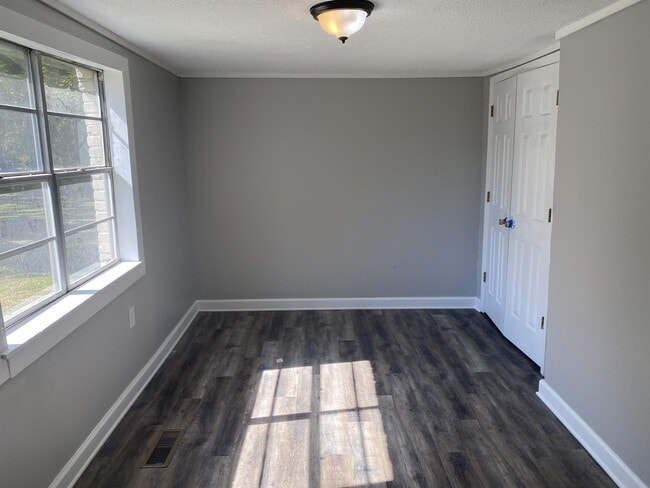 Foto del edificio - 509 Reid Ave