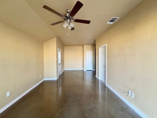 Building Photo - Adorable 3 Bedroom, 2 Bathroom, 1 Car Garage Duplex in Harker Heights TX