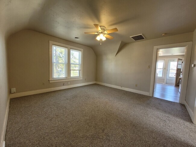 Foto del edificio - 1612 N Appleton St