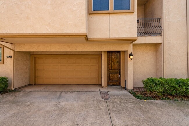 Photo - Beautiful Tuscan feel Condo Lower Greenville area