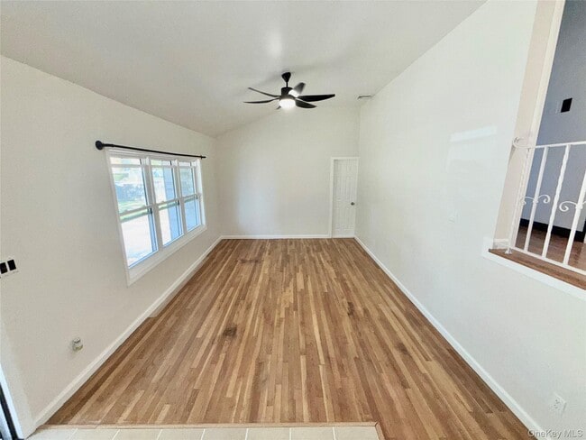 Foto del edificio - 1553 Potter Blvd
