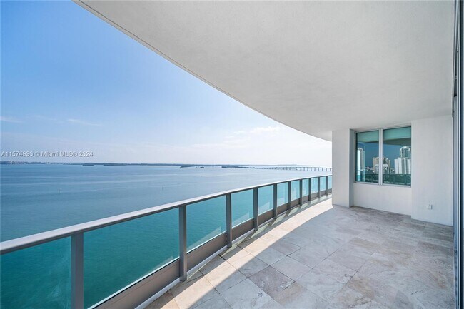Foto del edificio - 1331 Brickell Bay Dr