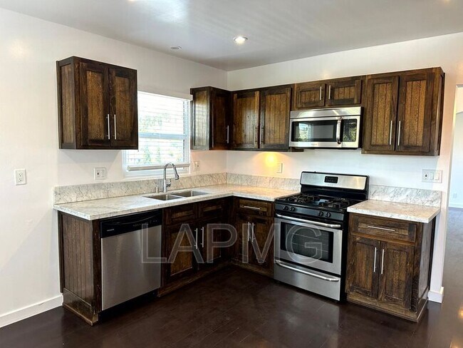 Building Photo - 5036 Ladd Ave.