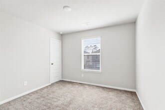 Building Photo - 2394 Tavo Trails Dr