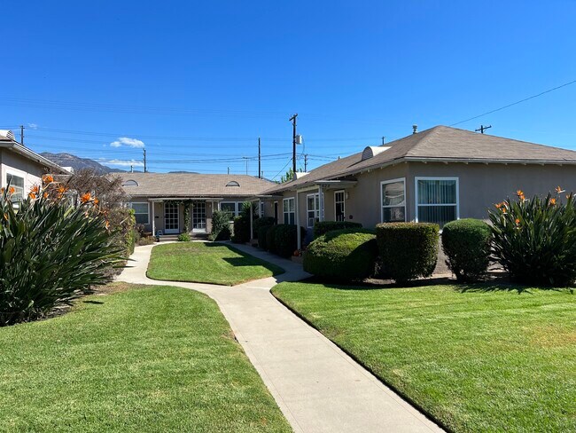 Foto del edificio - 428 N Glenwood Plz