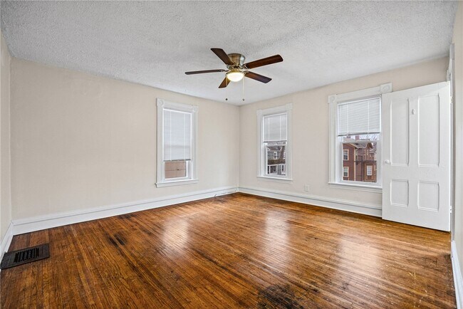 Foto del edificio - 75 Hamilton St