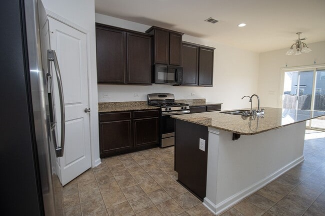 Building Photo - 141 Hay Meadow Ln