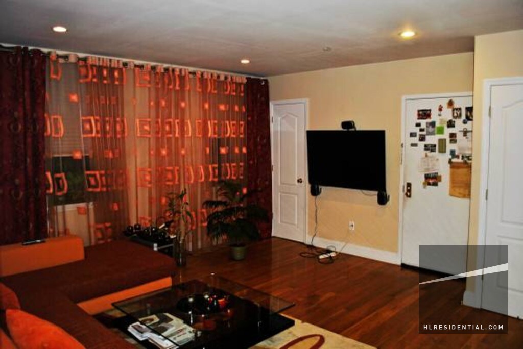 Foto principal - 1762 E 19th St