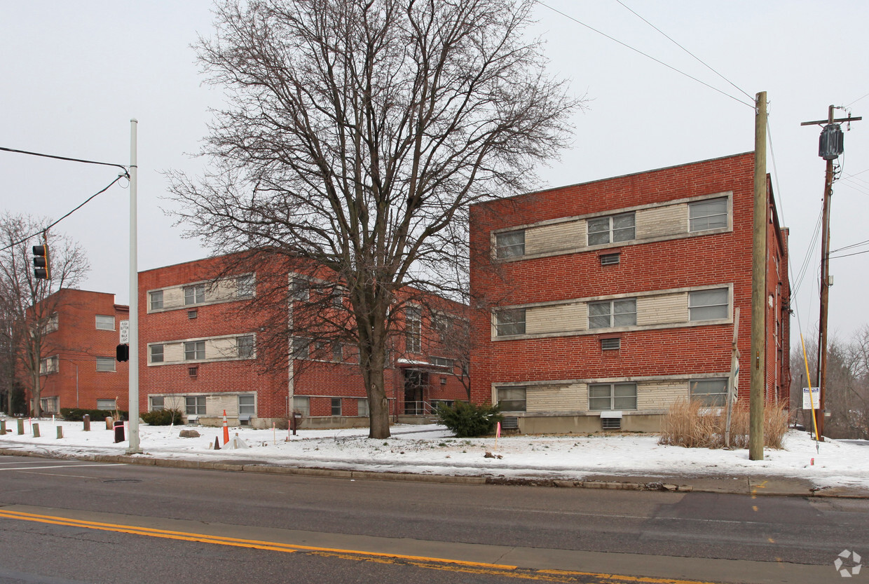 Primary Photo - Executive Apartments