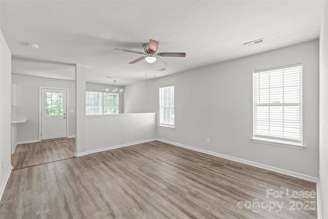 Building Photo - 8818 Sharonbrook Dr