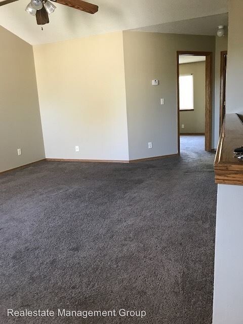 Foto principal - 8937 W Meadow Park