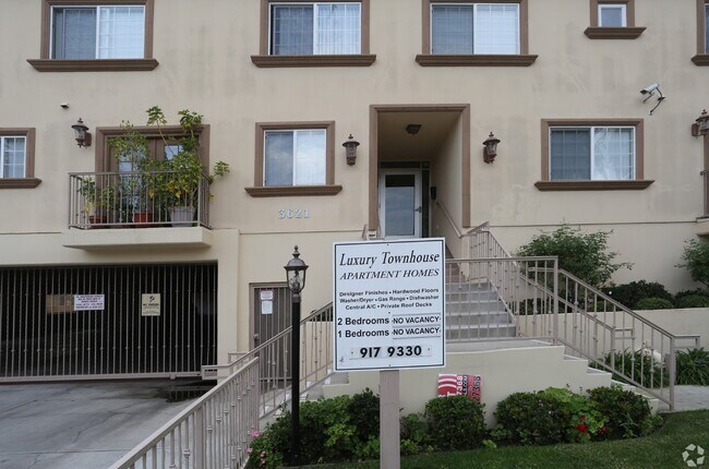 Foto del edificio - 3621 Westwood Townhomes