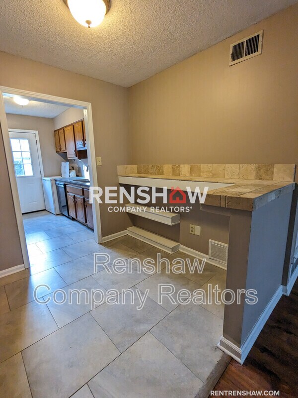 Building Photo - 7023 Amberly Way Dr