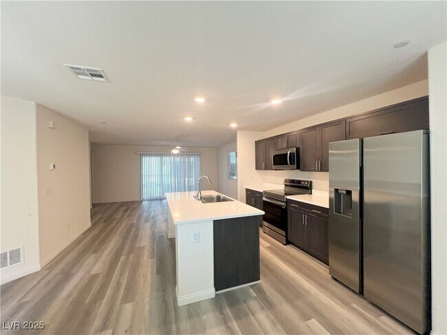 Foto del edificio - 6858 Truffle Gray St