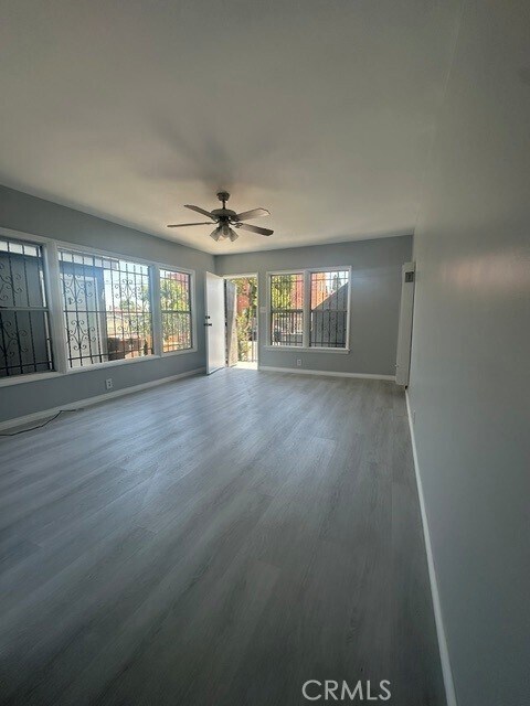 Building Photo - 8811 S Budlong Ave