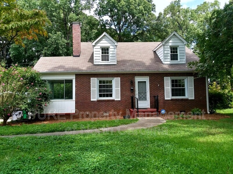 Primary Photo - 1321 Pinecrest Avenue