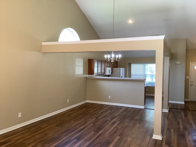 Building Photo - 650 Quail Hollow Drive