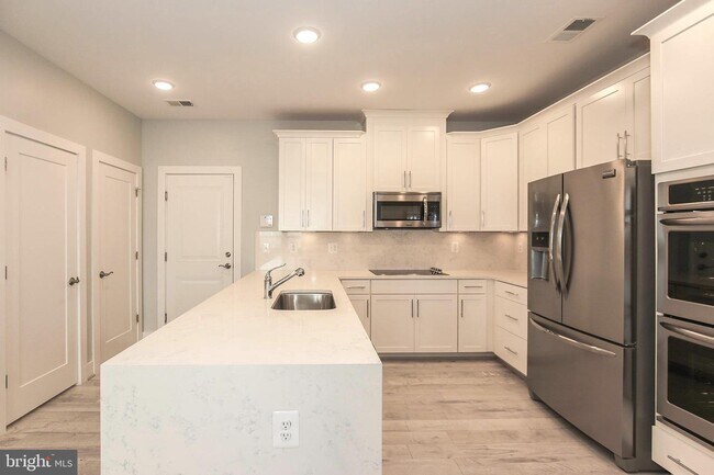 Building Photo - 20545 Milbridge Ter