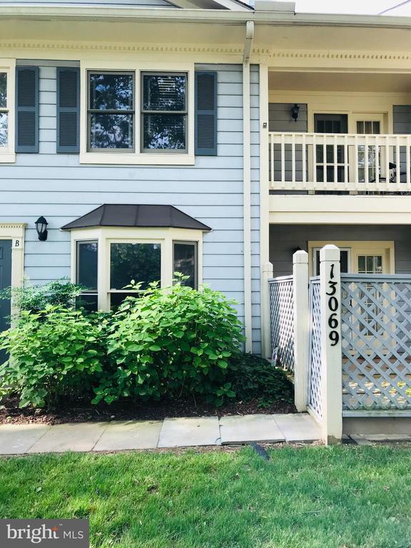 Foto del edificio - 13069 Shadyside Ln