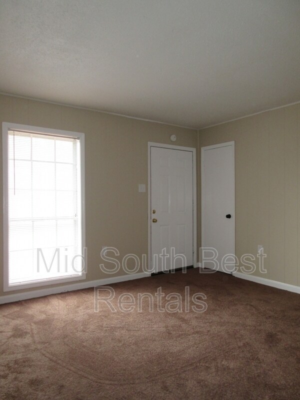 Building Photo - 4053 Range Line Rd