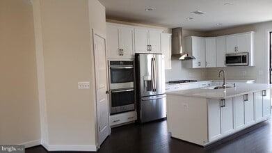 Building Photo - 42306 Crawford Ter