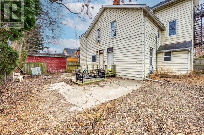 Photo du bâtiment - 132 Forsyth St S