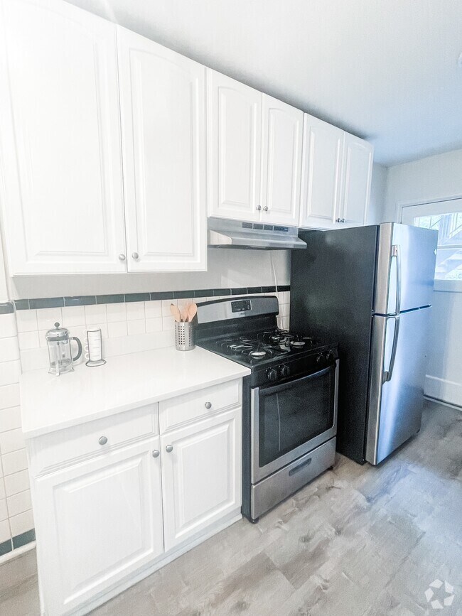 Building Photo - 8150 Whitburn Dr