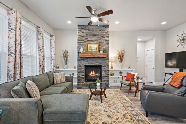 Building Photo - 50 E Ranch Dr