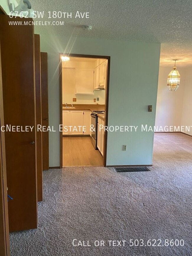 Building Photo - 6762 SW 180th Ave