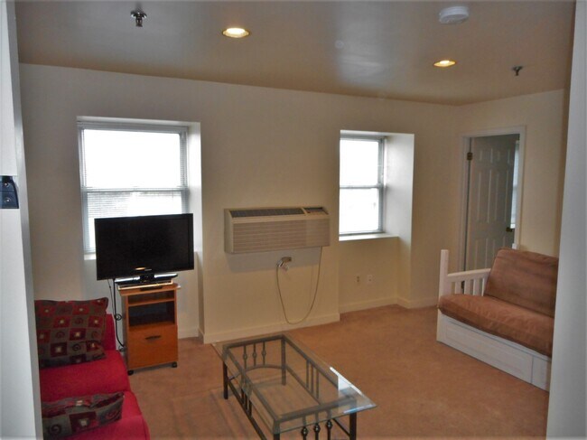 main room (optinal furniture for illustration) - 2 E Washington Ave