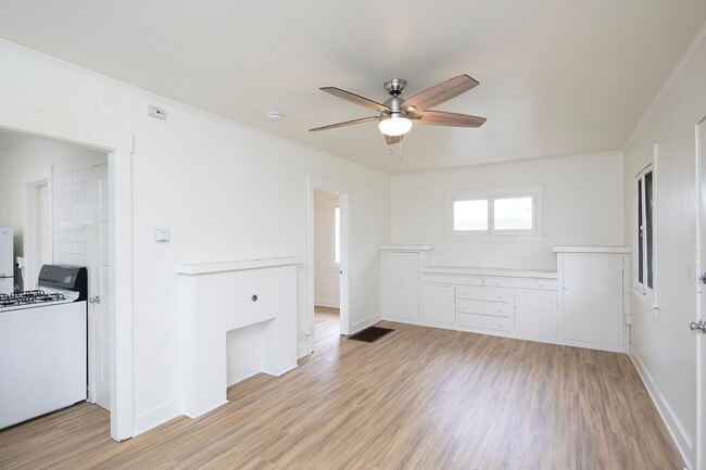 Building Photo - 7775 Ivanhoe Ave