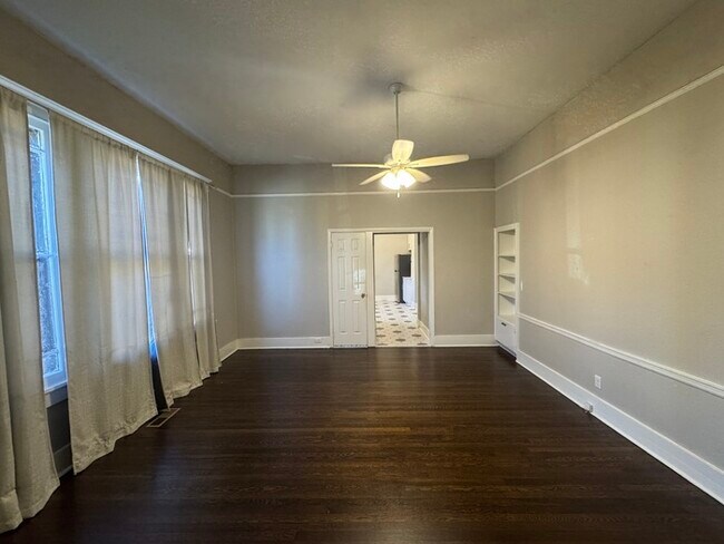 Building Photo - Totally updated 2 Bedroom 1 1/2 Bathroom Home Near UAMS