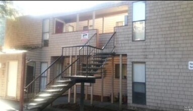 Building Photo - 943 Civic Center Dr