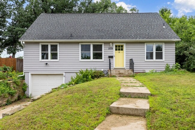 Building Photo - 2539 Vernon Ct SE